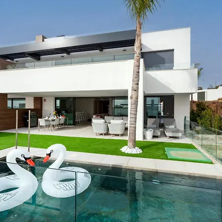 Сasa de vacaciones The White House Marbella